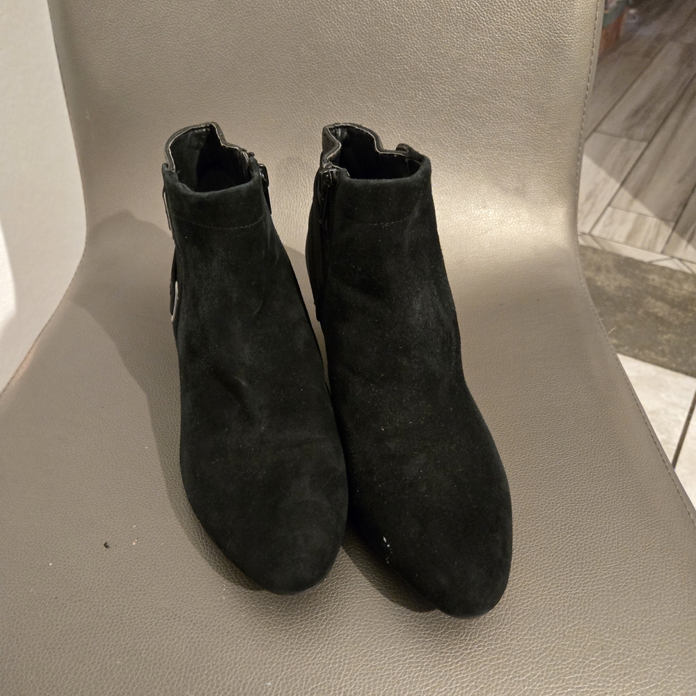 Elegant Black Suede Ankle Boots